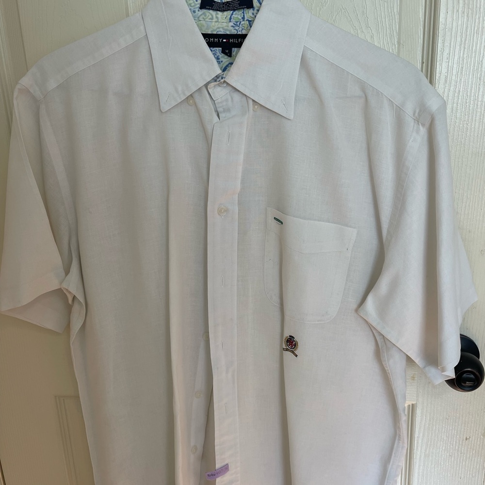 Beautiful Tommy Bahama EUC shirt short sleeves